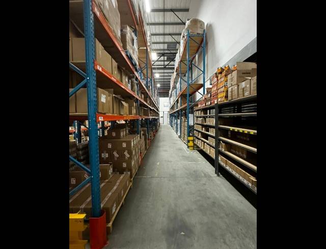 1,190M² WAREHOUSE TO LET IN BEACONVALE